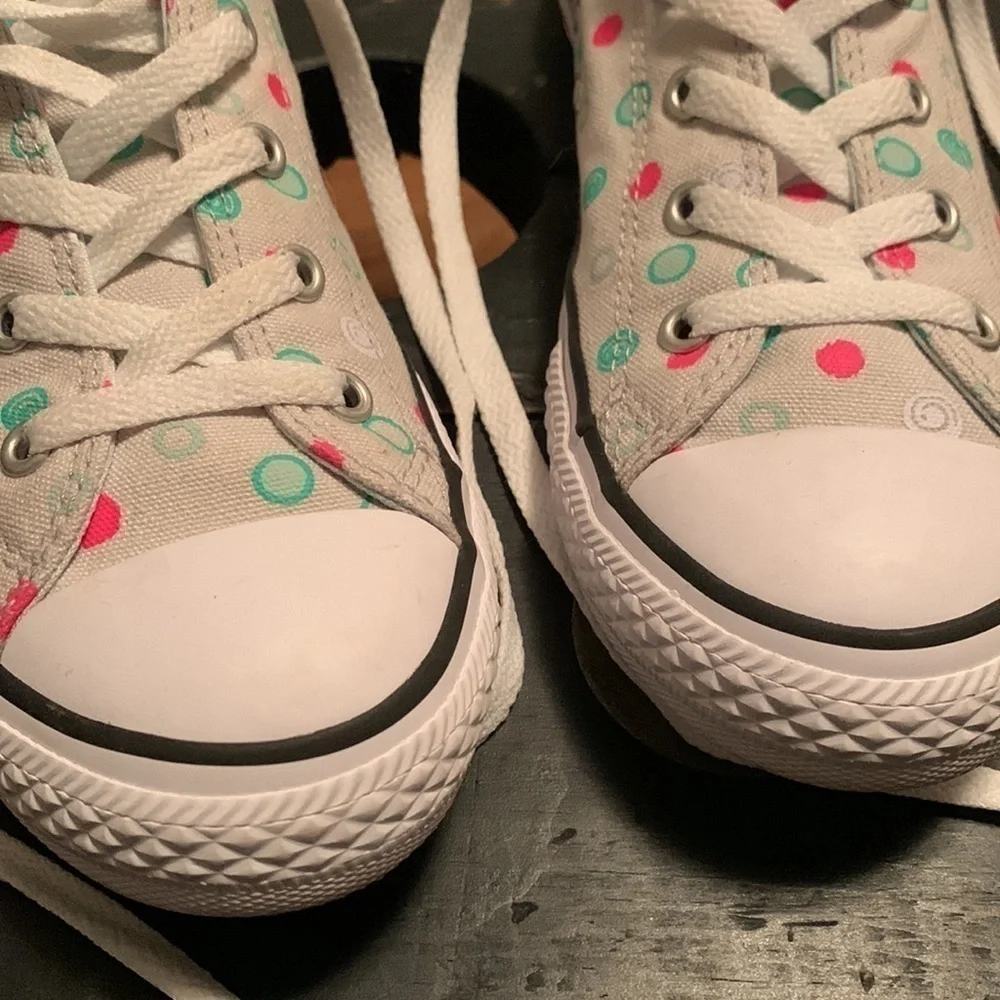 Girls CONVERSE Chuck Taylor ALL STAR Circle Print OX Sneakers